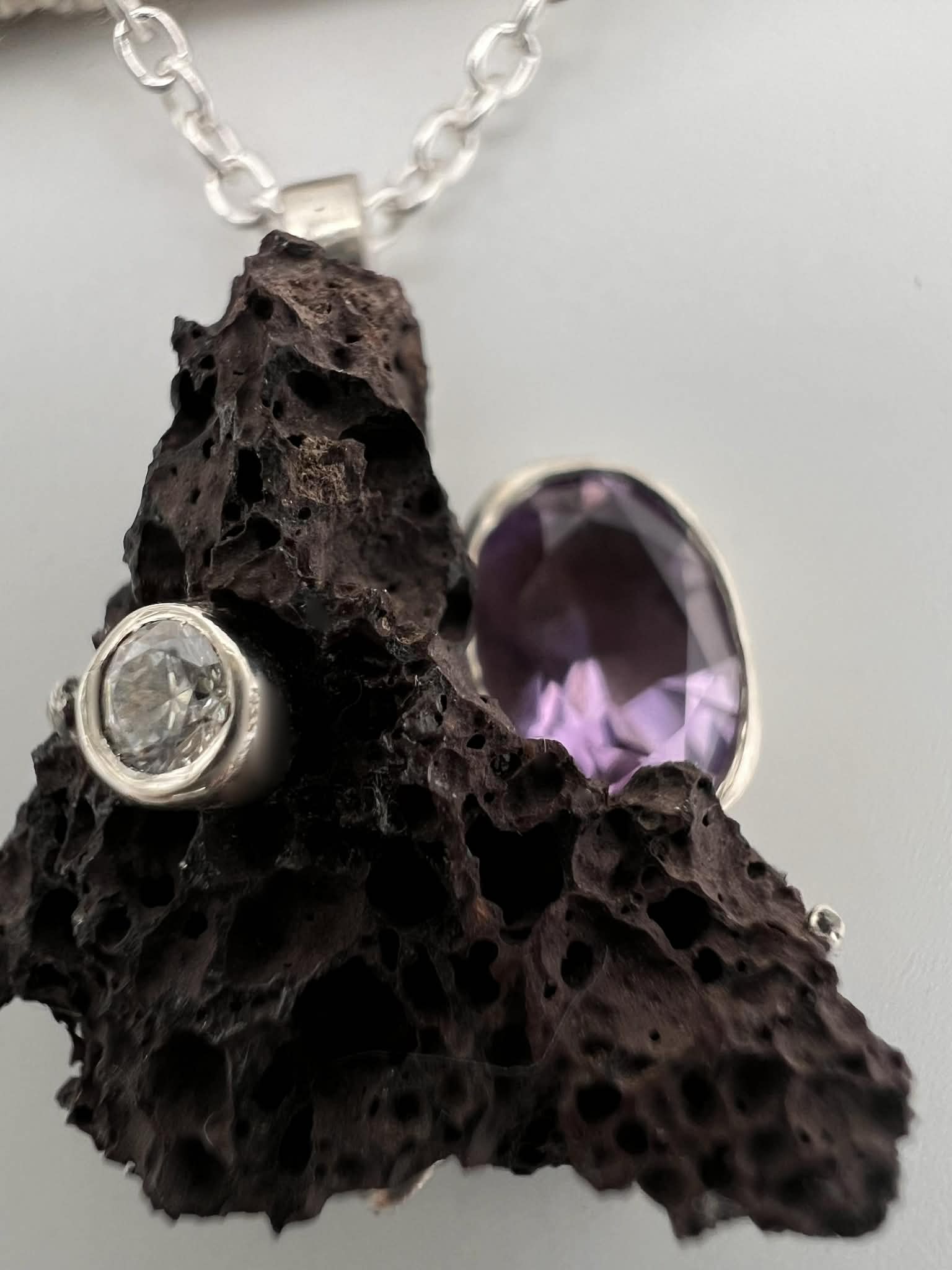 Collier Pouzzolane - Pièce unique – Image 3